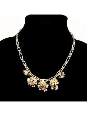 BANANA REPUBLIC Brassy Gold Open Flower Necklace NWT​